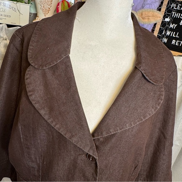 Cato Brown Blazer with Cropped Length and Notched Lapel - Picture 5 of 13